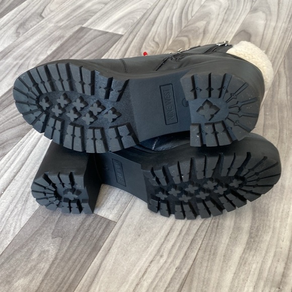 Nine West Quimbie 3 Heeled Sherpa Hiker Boots Leather Zip Red Laces Size 10M X-2 - Picture 5 of 7